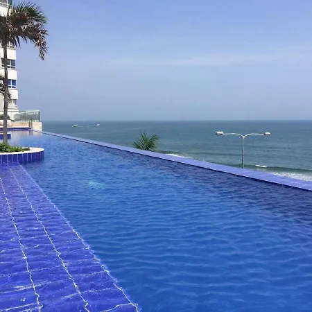Amplios Aptos De Lujo Frente A La Playa A 5 Minutos Del Centro Y Del Aeropuerto, En Edificio Con Piscina, Jacuzzi, Sauna, Gimnasio, Turco Y Seguridad Las 24 Hs.