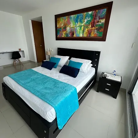 Amplios Aptos De Lujo Frente A La Playa A 5 Minutos Del Centro Y Del Aeropuerto, En Edificio Con Piscina, Jacuzzi, Sauna, Gimnasio, Turco Y Seguridad Las 24 Hs. *