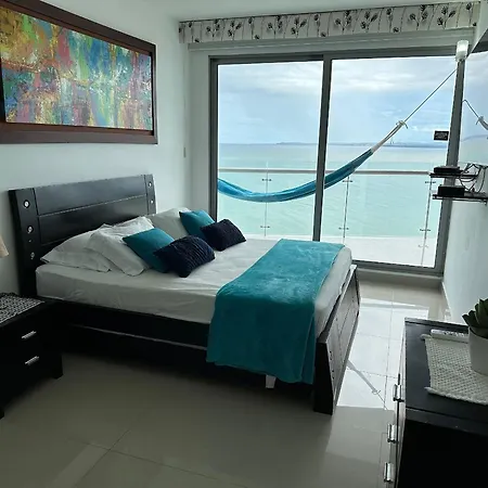 Amplios Aptos De Lujo Frente A La Playa A 5 Minutos Del Centro Y Del Aeropuerto, En Edificio Con Piscina, Jacuzzi, Sauna, Gimnasio, Turco Y Seguridad Las 24 Hs.