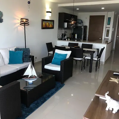Amplios Aptos De Lujo Frente A La Playa A 5 Minutos Del Centro Y Del Aeropuerto, En Edificio Con Piscina, Jacuzzi, Sauna, Gimnasio, Turco Y Seguridad Las 24 Hs. Apartamento Cartagena