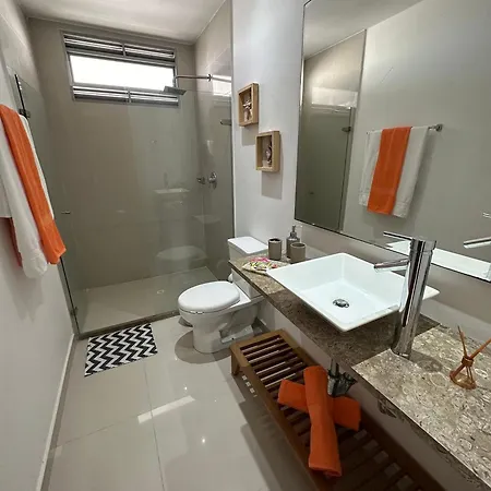 Amplios Aptos De Lujo Frente A La Playa A 5 Minutos Del Centro Y Del Aeropuerto, En Edificio Con Piscina, Jacuzzi, Sauna, Gimnasio, Turco Y Seguridad Las 24 Hs. * Cartagena